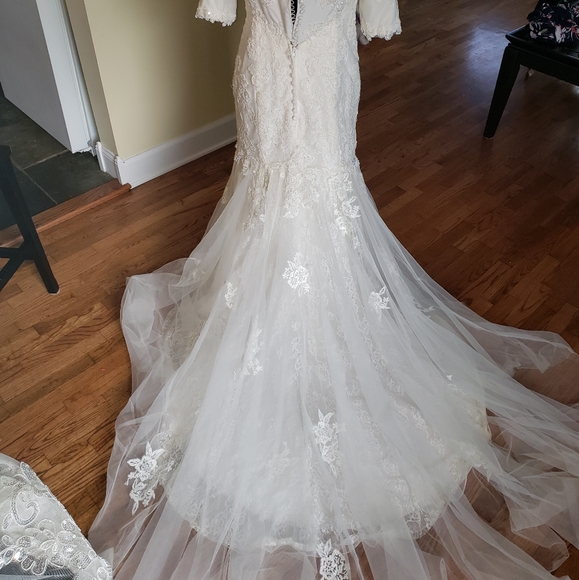 Modest wedding dress - Picture 4 of 7